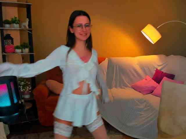 YourLovellyStory webcam