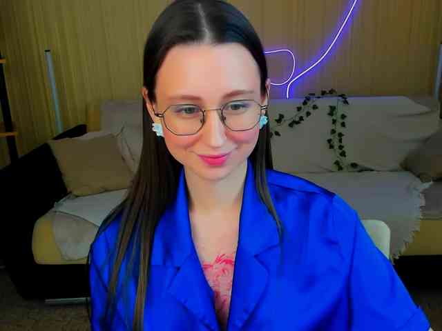 YourLovellyStory webcam