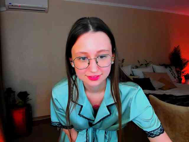 YourLovellyStory webcam