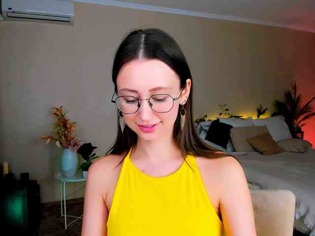 YourLovellyStory webcam