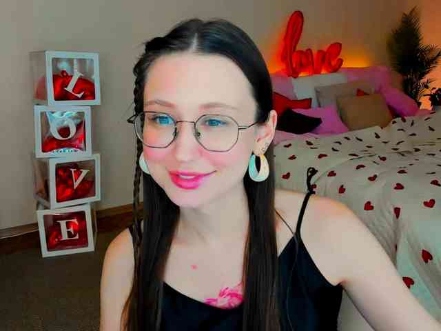 YourLovellyStory webcam