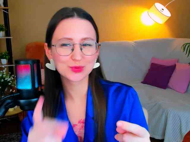 YourLovellyStory webcam