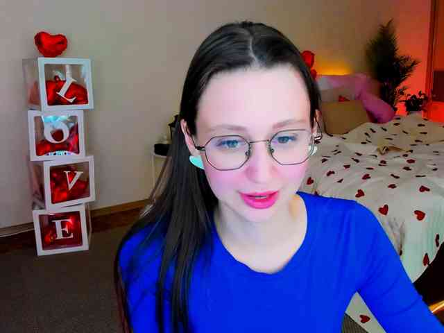 YourLovellyStory webcam