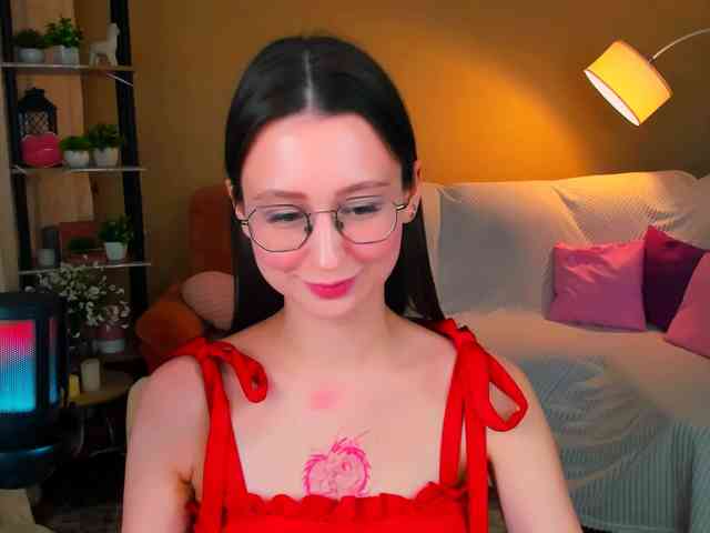 YourLovellyStory webcam