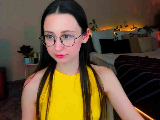 YourLovellyStory webcam