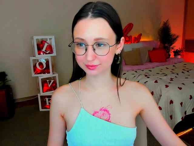 YourLovellyStory webcam