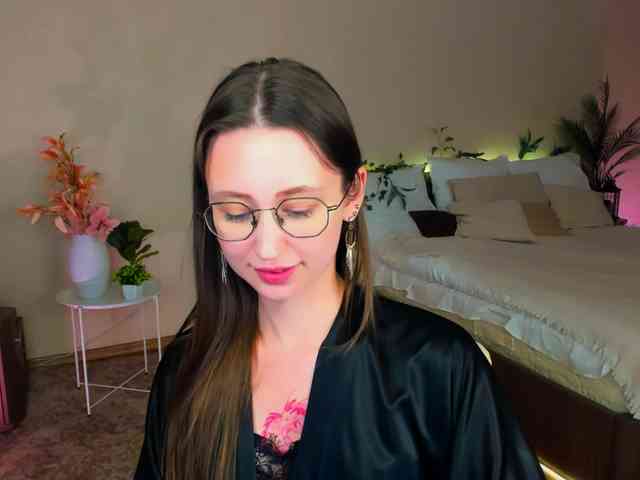 YourLovellyStory webcam