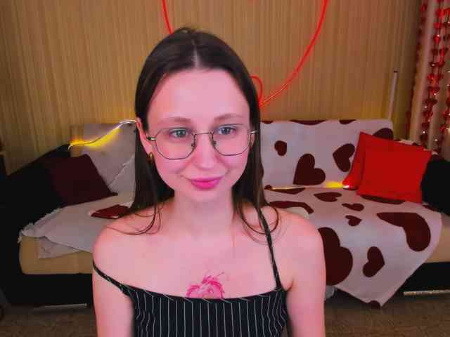 YourLovellyStory webcam