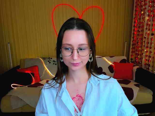 YourLovellyStory webcam