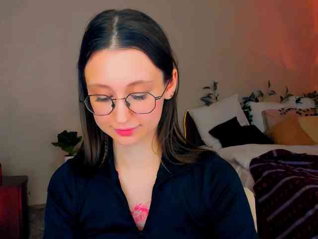 YourLovellyStory webcam