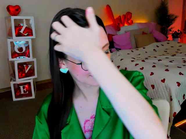 YourLovellyStory webcam