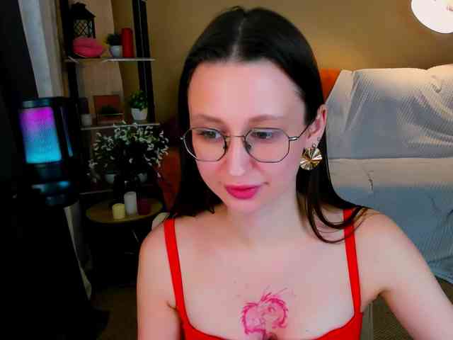 YourLovellyStory webcam