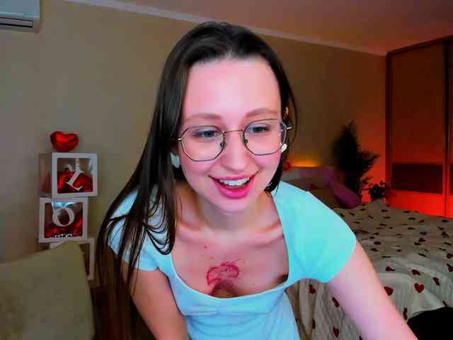 YourLovellyStory webcam