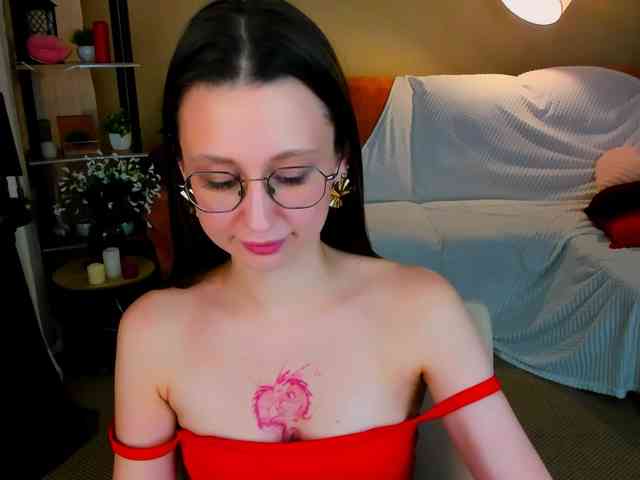 YourLovellyStory webcam