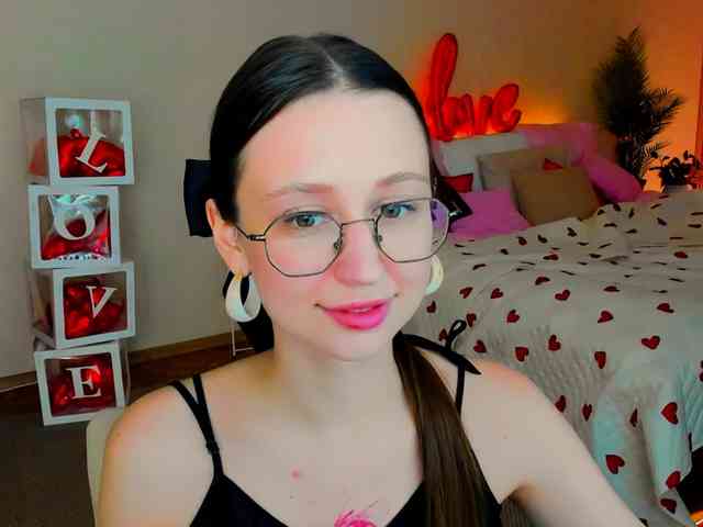 YourLovellyStory webcam