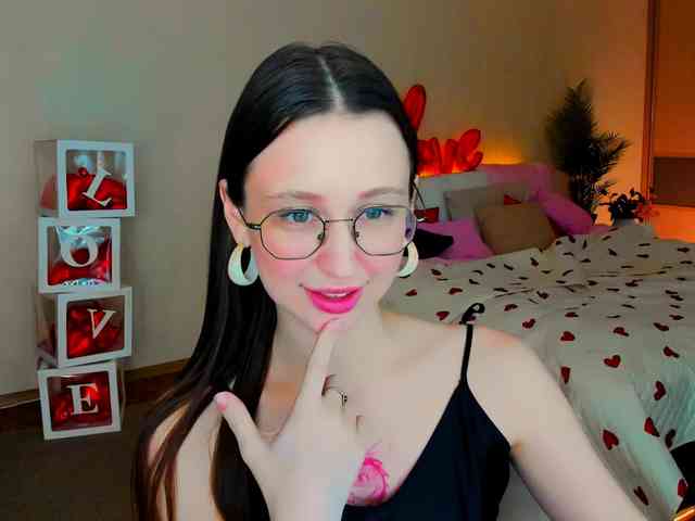 YourLovellyStory webcam