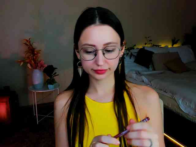 YourLovellyStory webcam