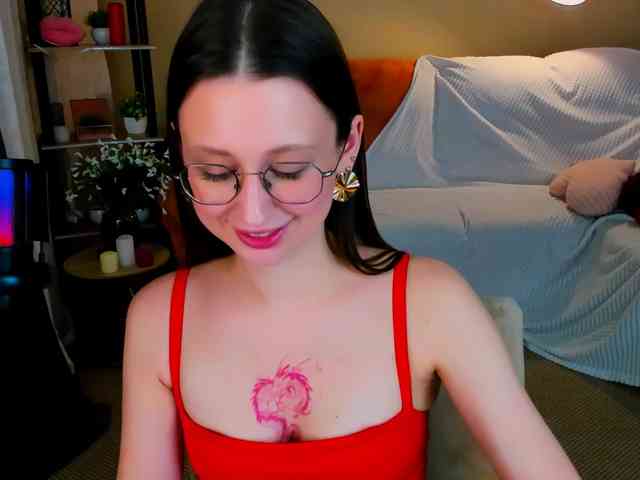 YourLovellyStory webcam