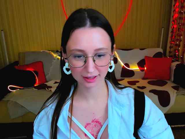 YourLovellyStory webcam