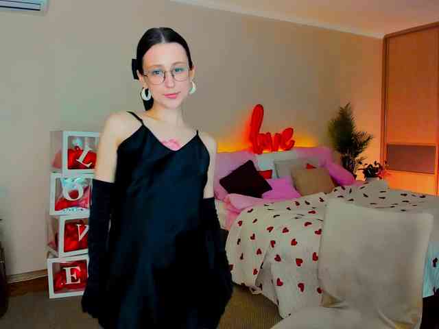 YourLovellyStory webcam