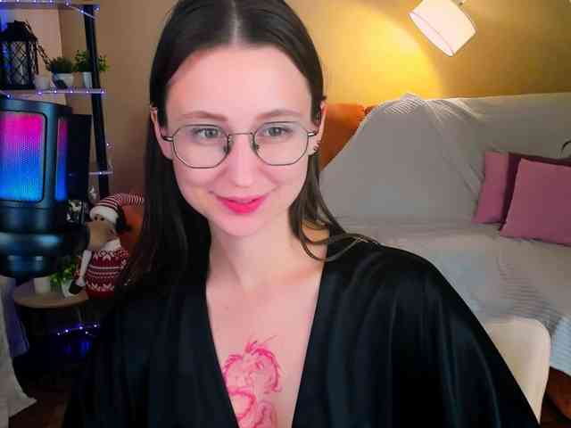 YourLovellyStory webcam