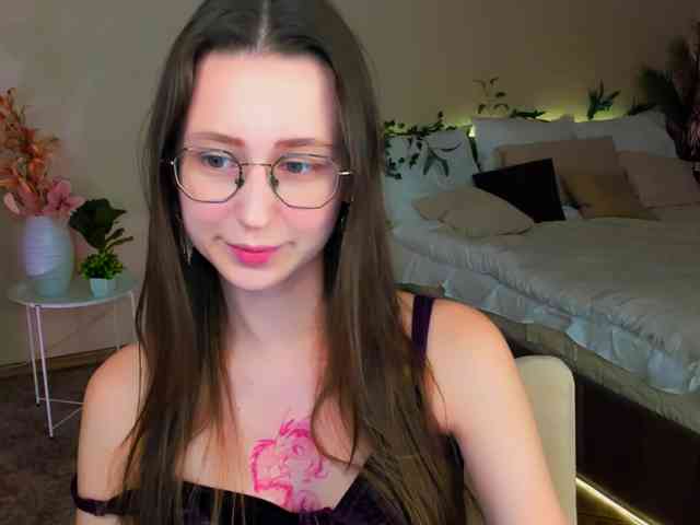 YourLovellyStory webcam