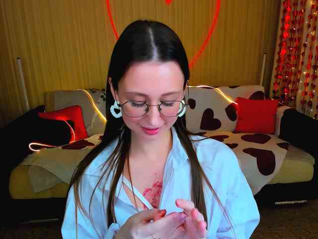 YourLovellyStory webcam