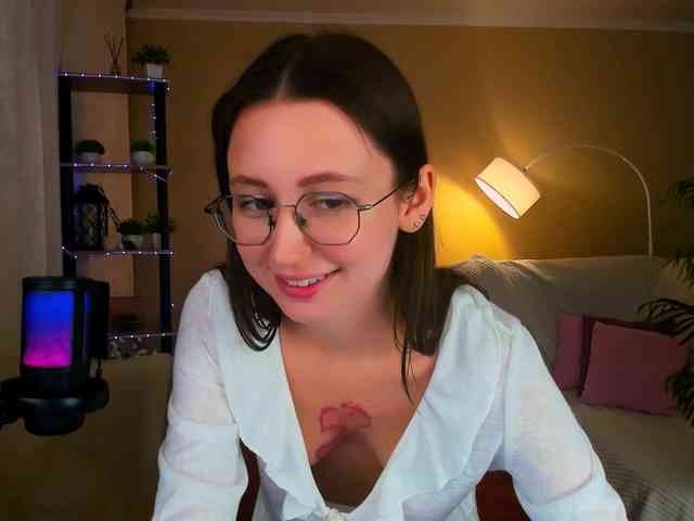 YourLovellyStory webcam