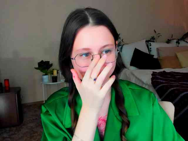 YourLovellyStory webcam