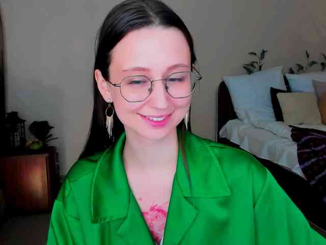 YourLovellyStory webcam