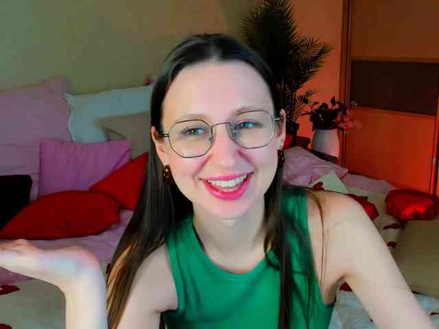 YourLovellyStory webcam