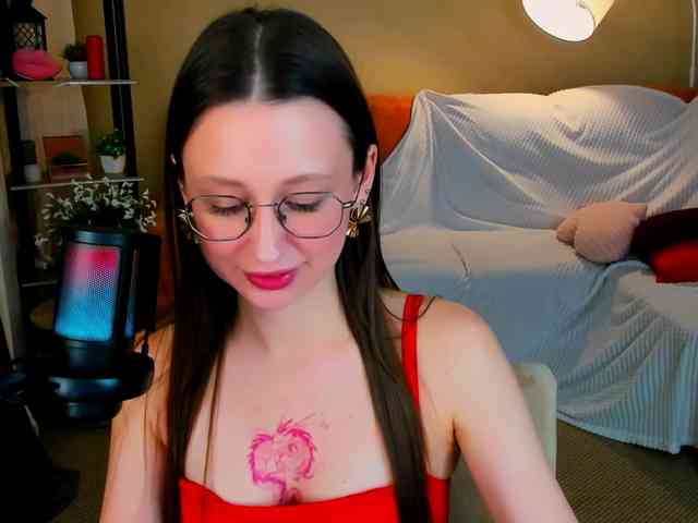 YourLovellyStory webcam