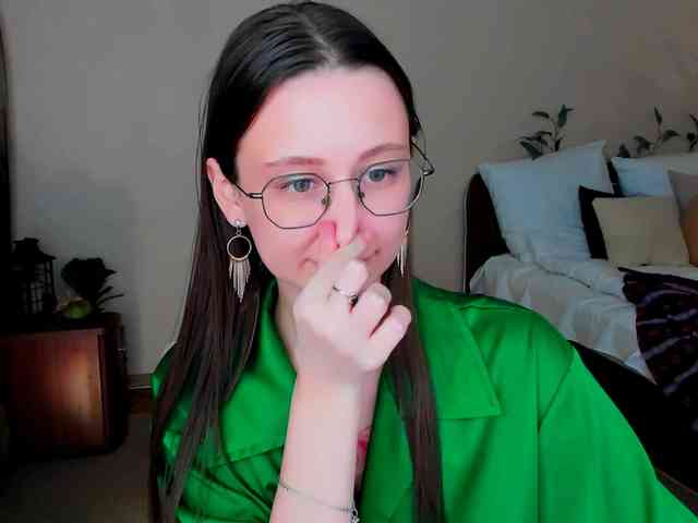 YourLovellyStory webcam