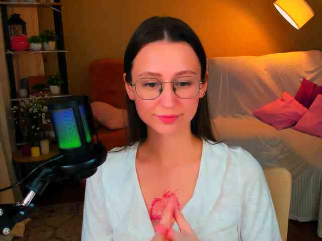 YourLovellyStory webcam