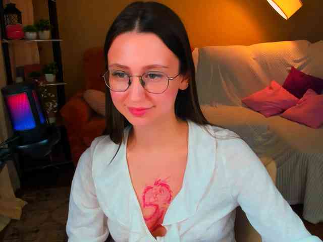 YourLovellyStory webcam