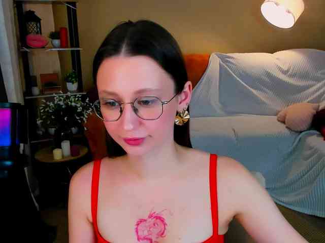 YourLovellyStory webcam