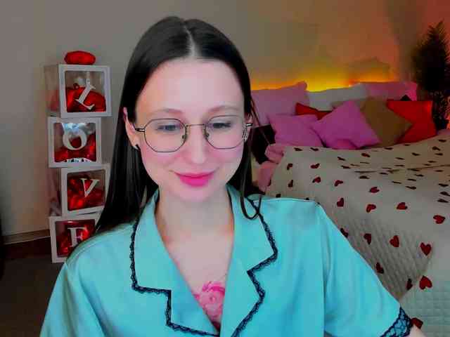 YourLovellyStory webcam