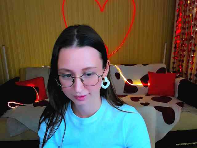 YourLovellyStory webcam