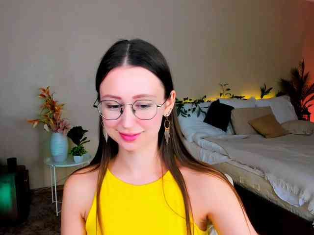 YourLovellyStory webcam