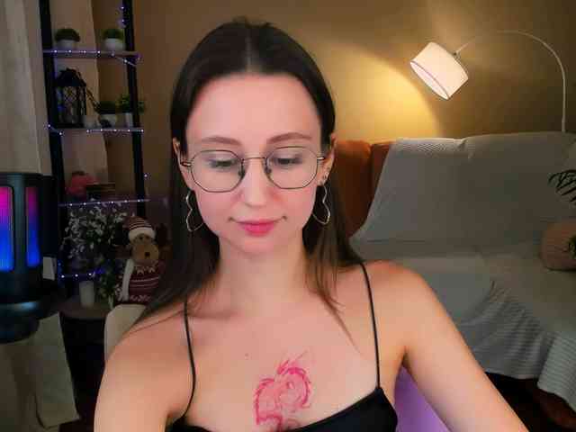 YourLovellyStory webcam