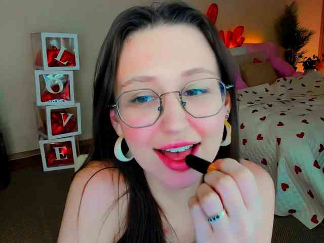 YourLovellyStory webcam