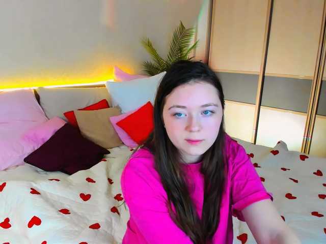 AlluringLookk's BongaCams show and profile