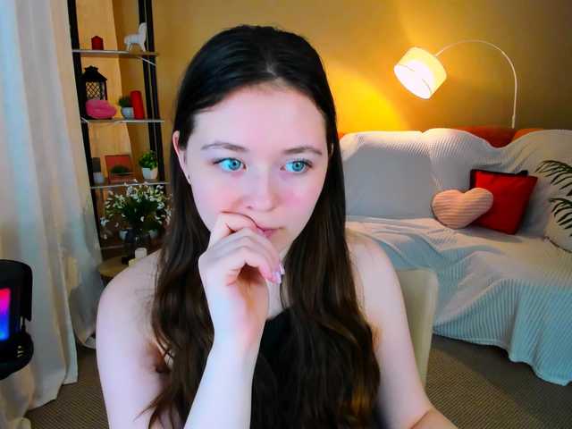 AlluringLookk's BongaCams show and profile