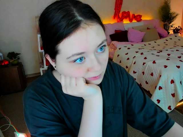 AlluringLookk's BongaCams show and profile