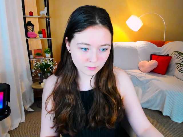 AlluringLookk's BongaCams show and profile