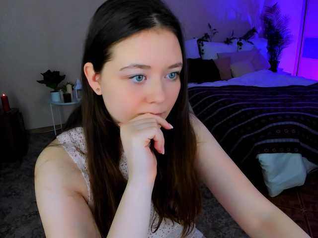 AlluringLookk's BongaCams show and profile