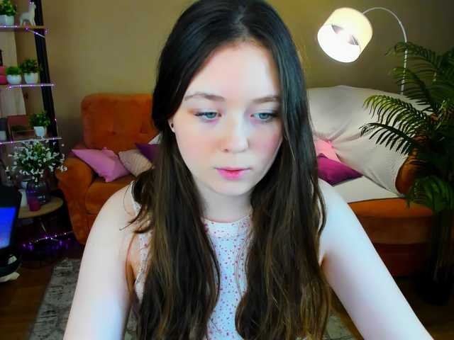 AlluringLookk's BongaCams show and profile