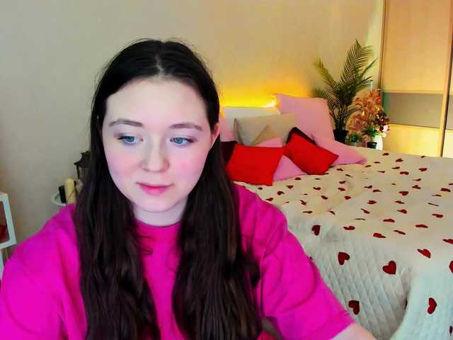 AlluringLookk's BongaCams show and profile