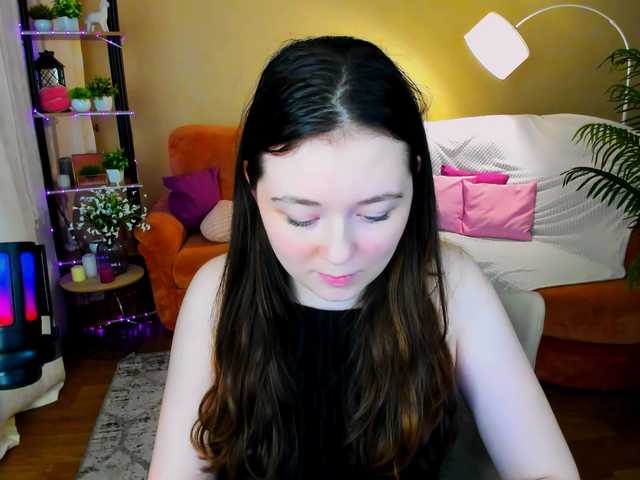 AlluringLookk's BongaCams show and profile