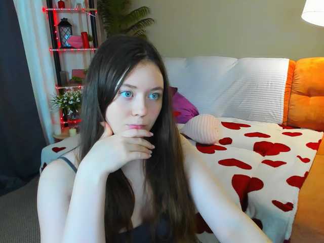 AlluringLookk's BongaCams show and profile